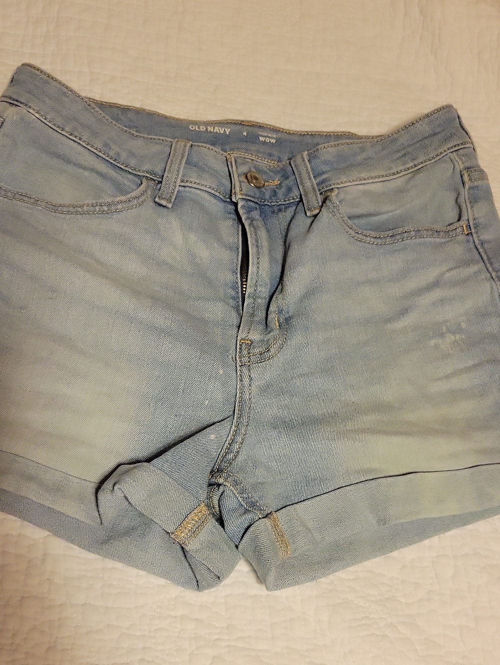 Old Navy Washed Light Blue Denim Roll-Cuff Women's Shorts Size 4 Some Distress
